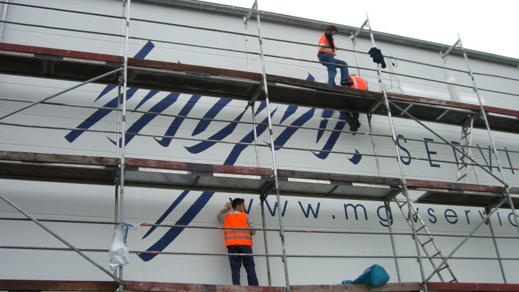 Fassadenbeschriftung